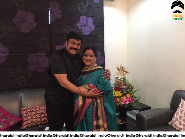 Actor Chiranjeevi gets Wishes from Roja Ramani and Chakrapani Set 2