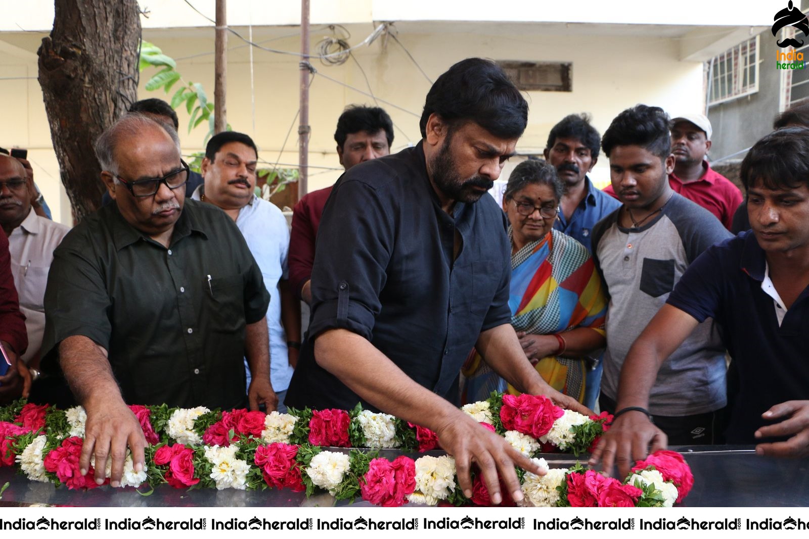 Actor Chiranjeevi Photos while Paying Final Respect to Sr Journalist Pasupuleti Ramarao Set 1