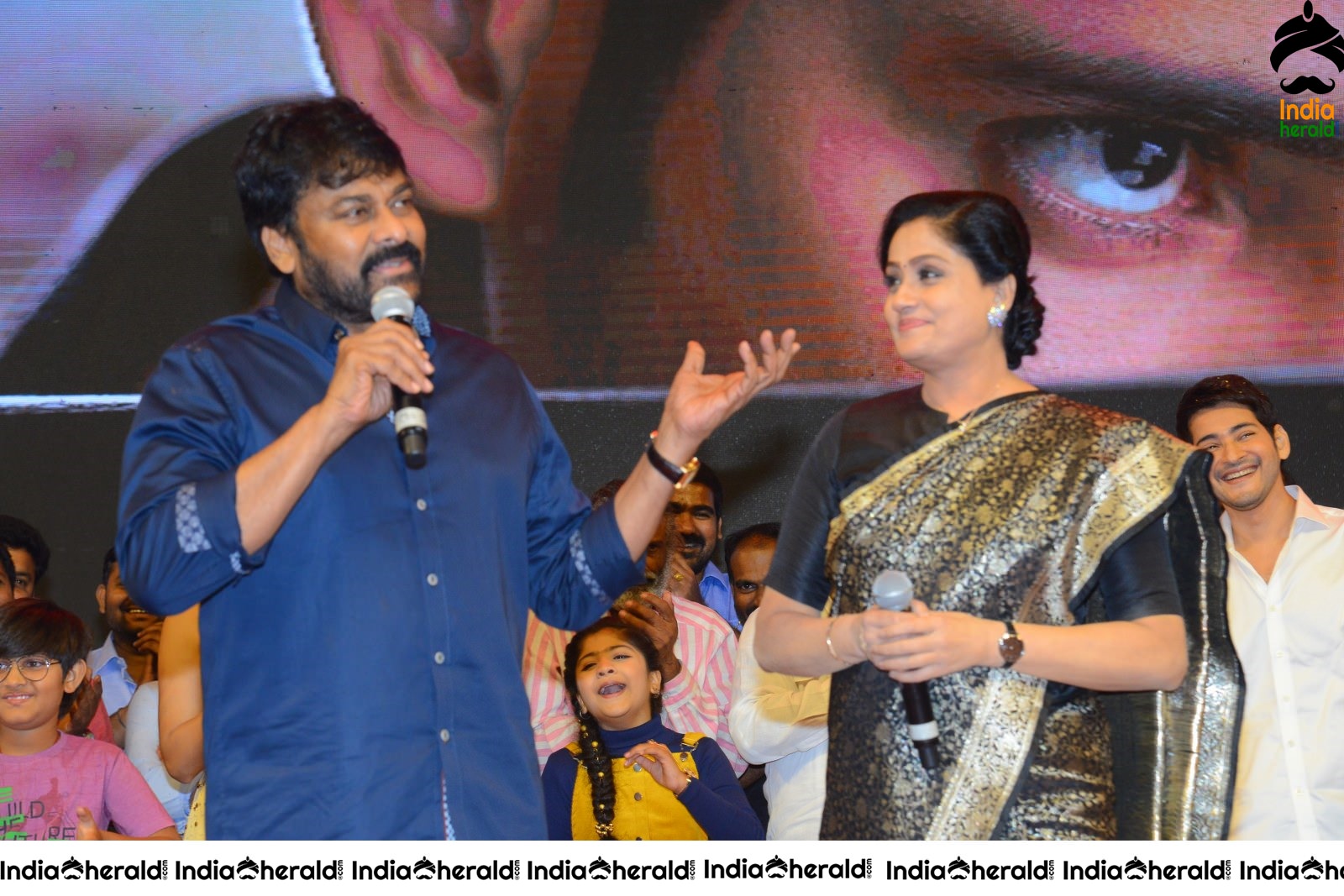 Actor Chiranjeevi Speech Photos along with Vijayshanthi Set 2