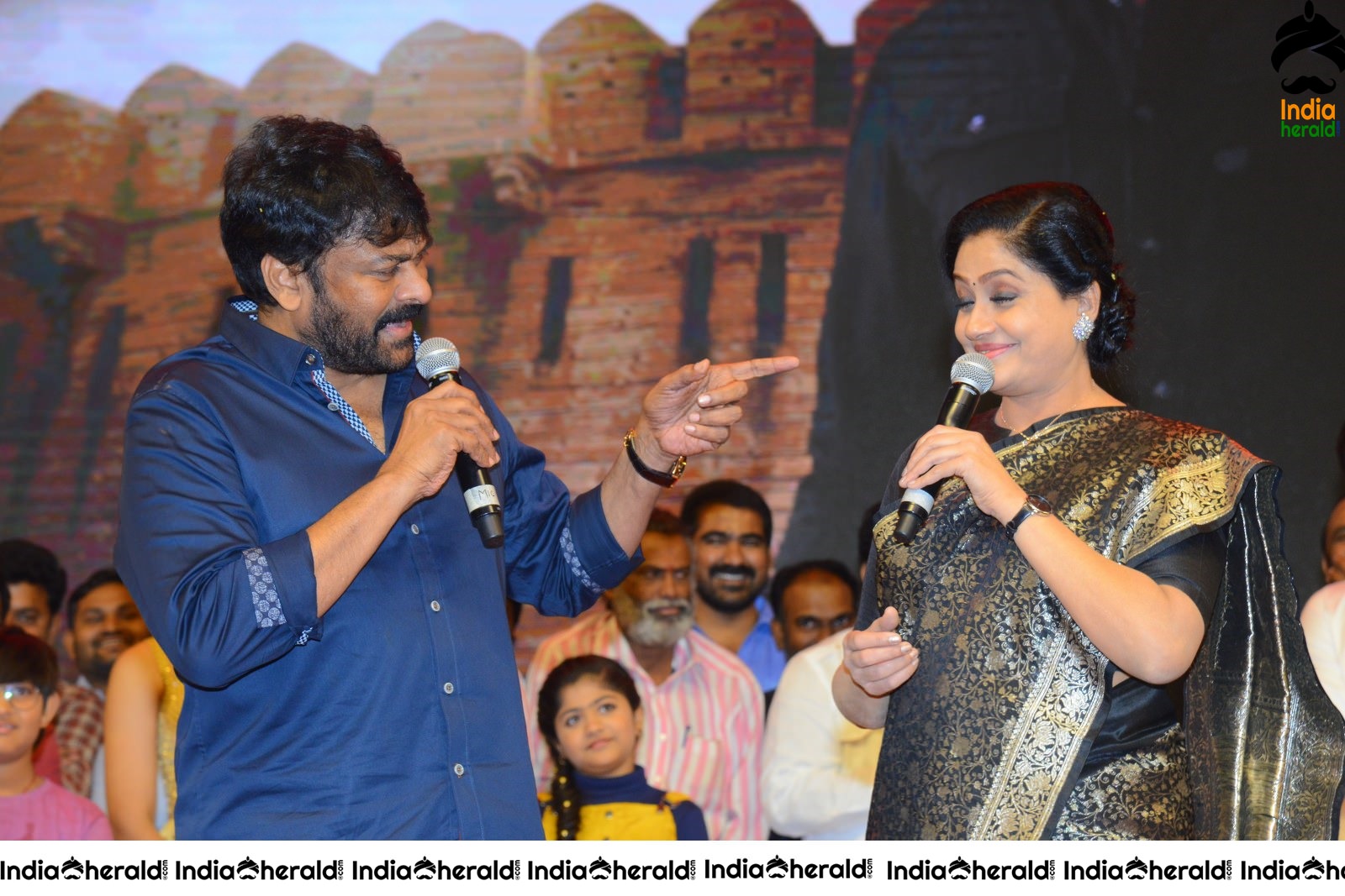 Actor Chiranjeevi Speech Photos along with Vijayshanthi Set 2