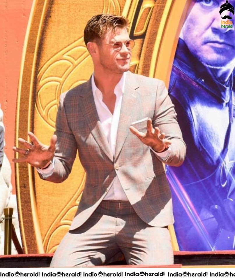 Actor Chris Hemsworth Photos Compilation Set 3