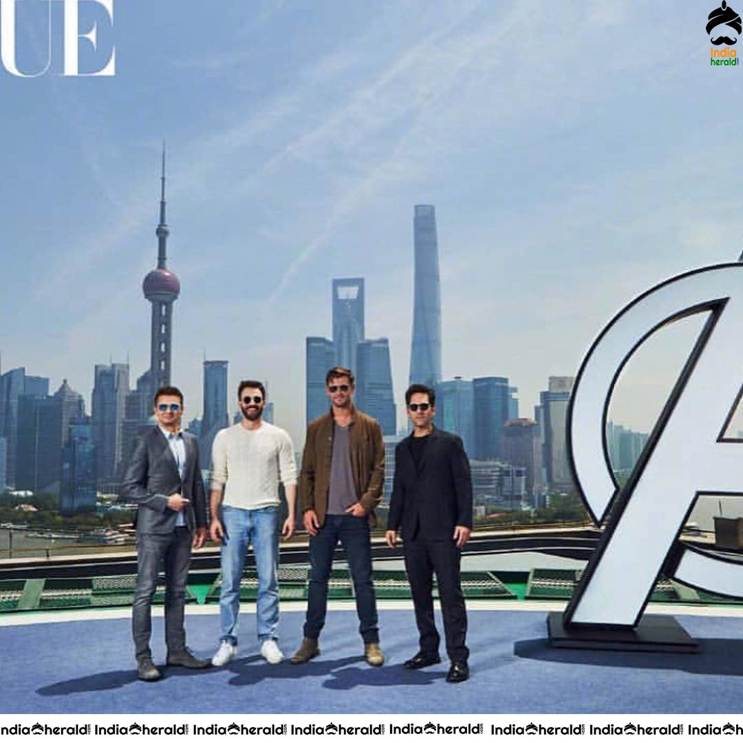 Actor Chris Hemsworth Photos Compilation Set 6