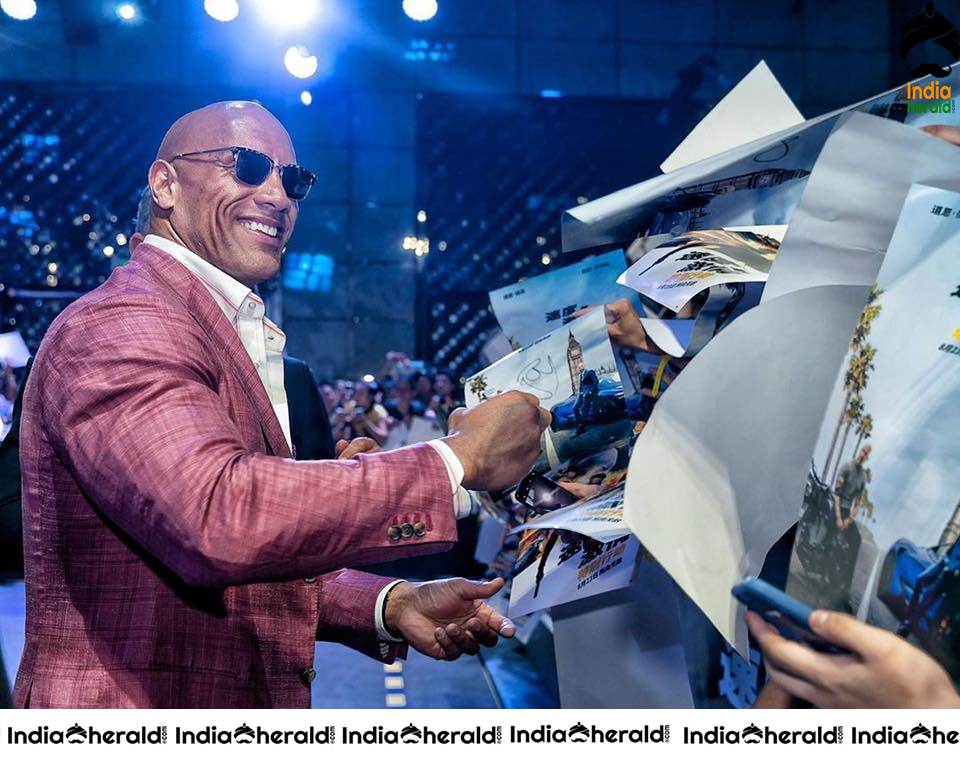 Actor cum Wrestler Dwayne Johnson Photos Collection Set 2
