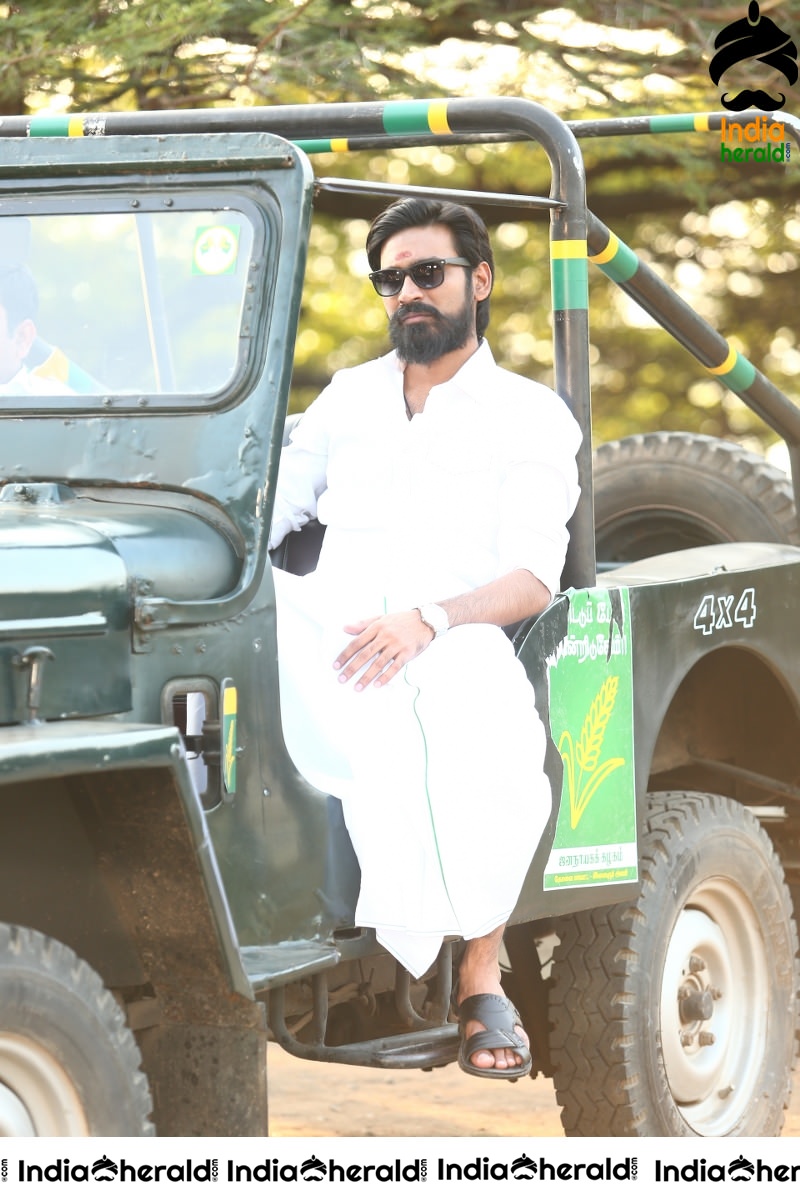 Actor Dhanush Monstrous Photos Collection Set 1