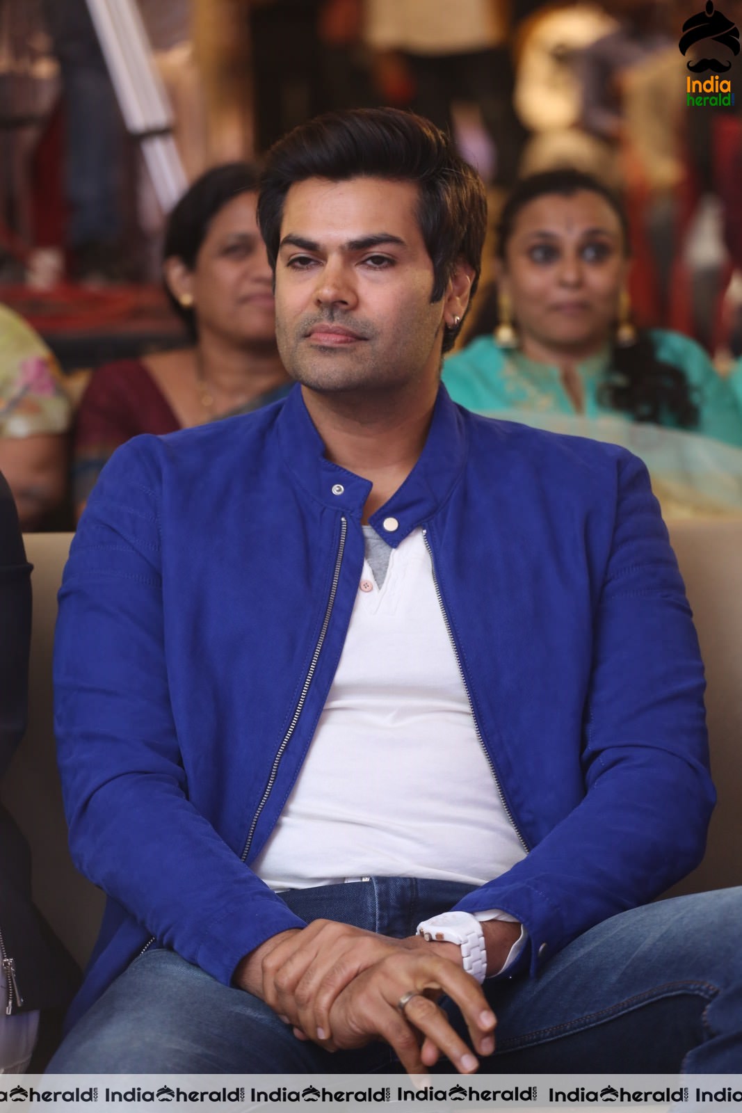 Actor Ganesh Venkatram Stills at Ragala 24 Gantallo Event