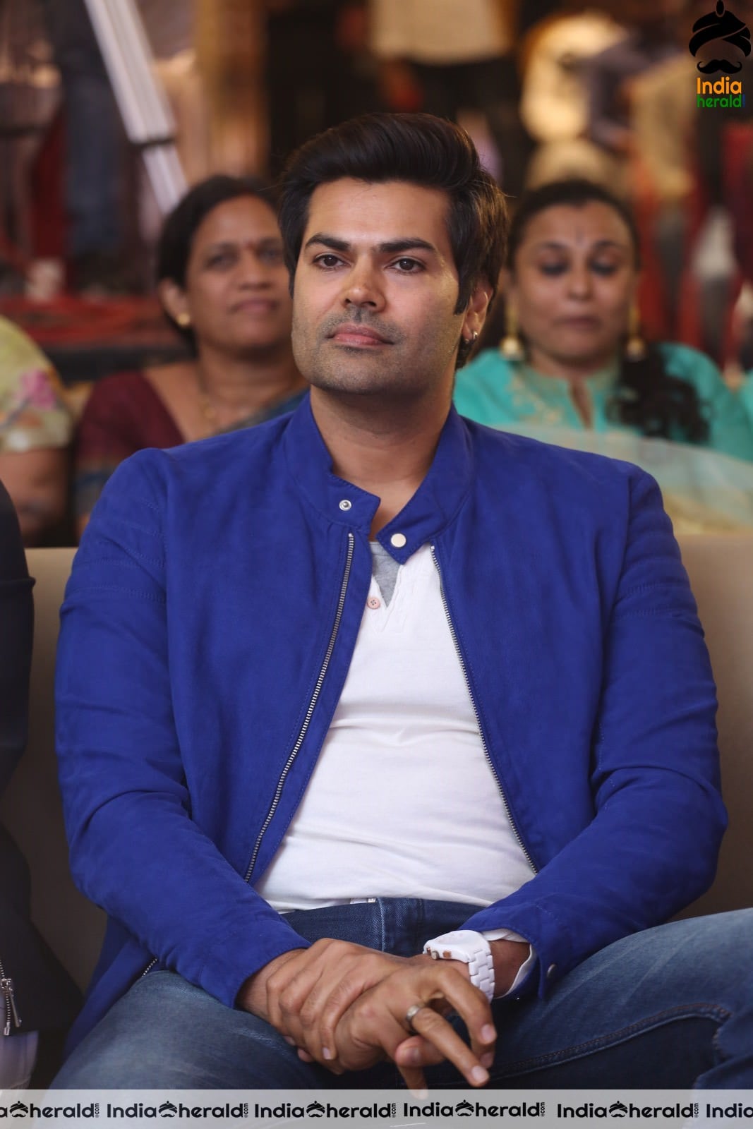 Actor Ganesh Venkatram Stills at Ragala 24 Gantallo Event