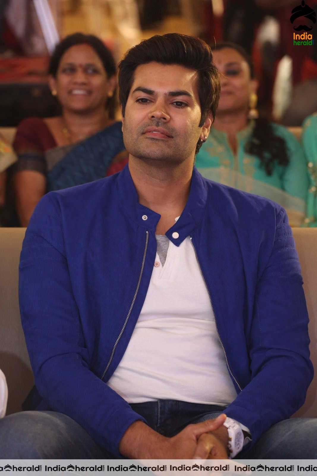 Actor Ganesh Venkatram Stills at Ragala 24 Gantallo Event