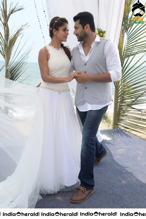 Actor Jayam Ravi Unseen Smooching Hot Photos with Nayanthara by Beach Side Set 2