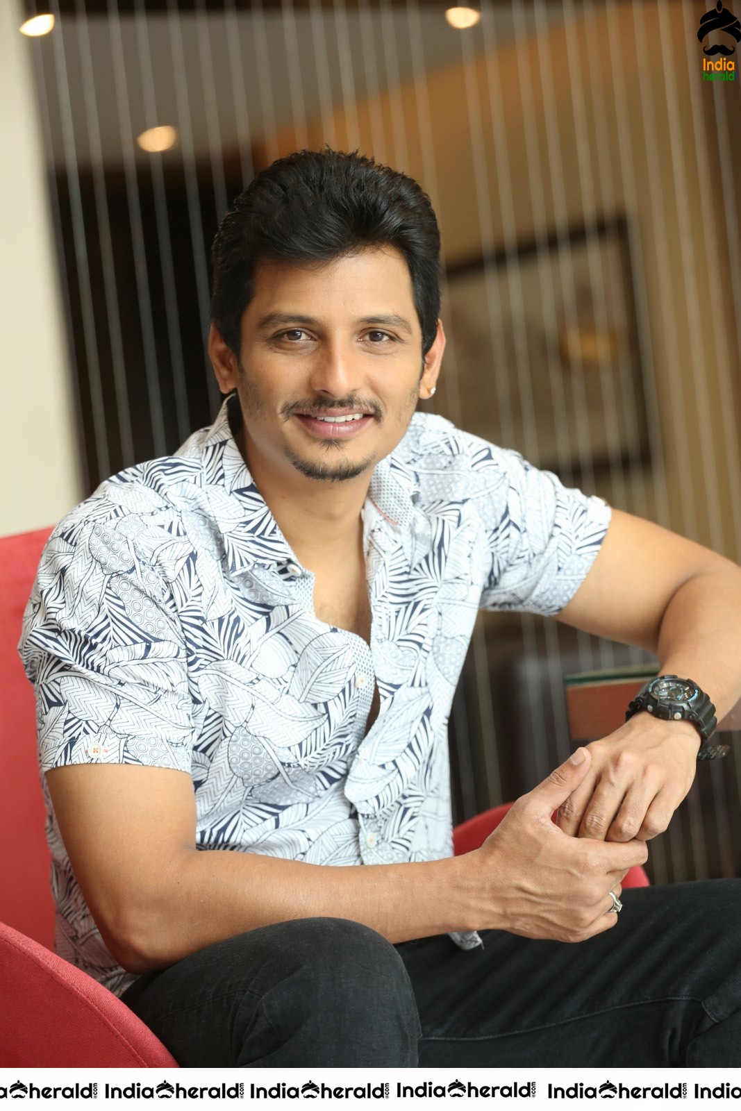 Actor Jeeva press stills as he speaks to media after a long time