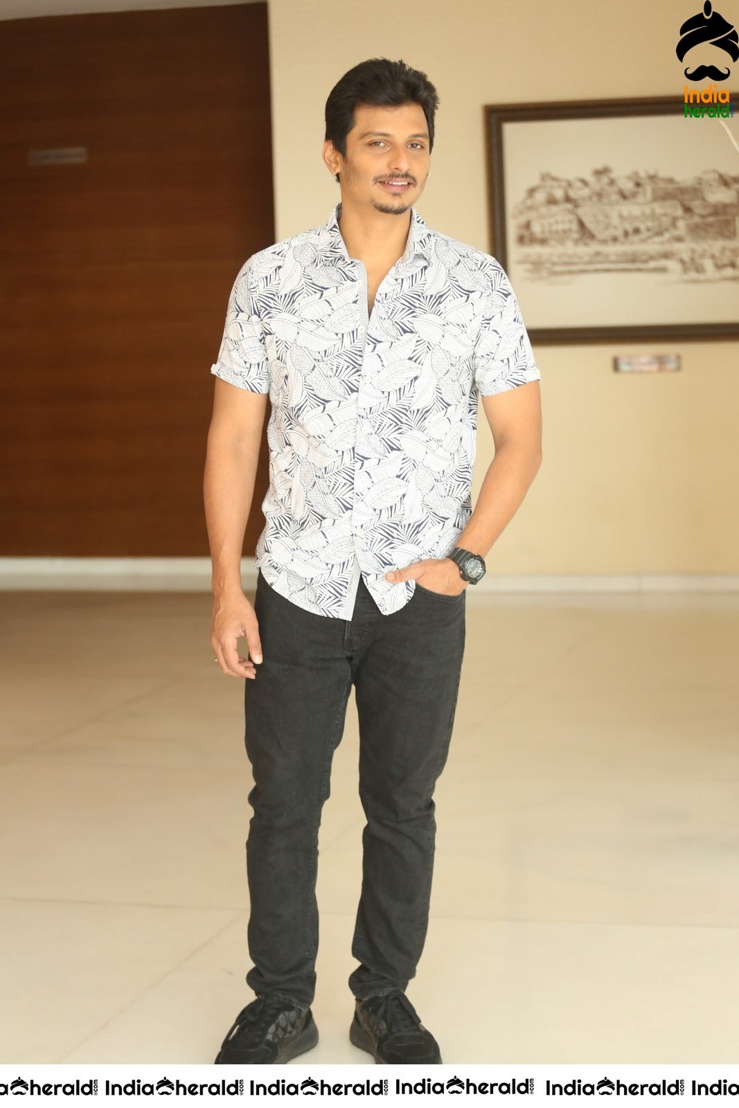 Actor Jiiva Interview Stills for his latest release Seeru movie Set 1