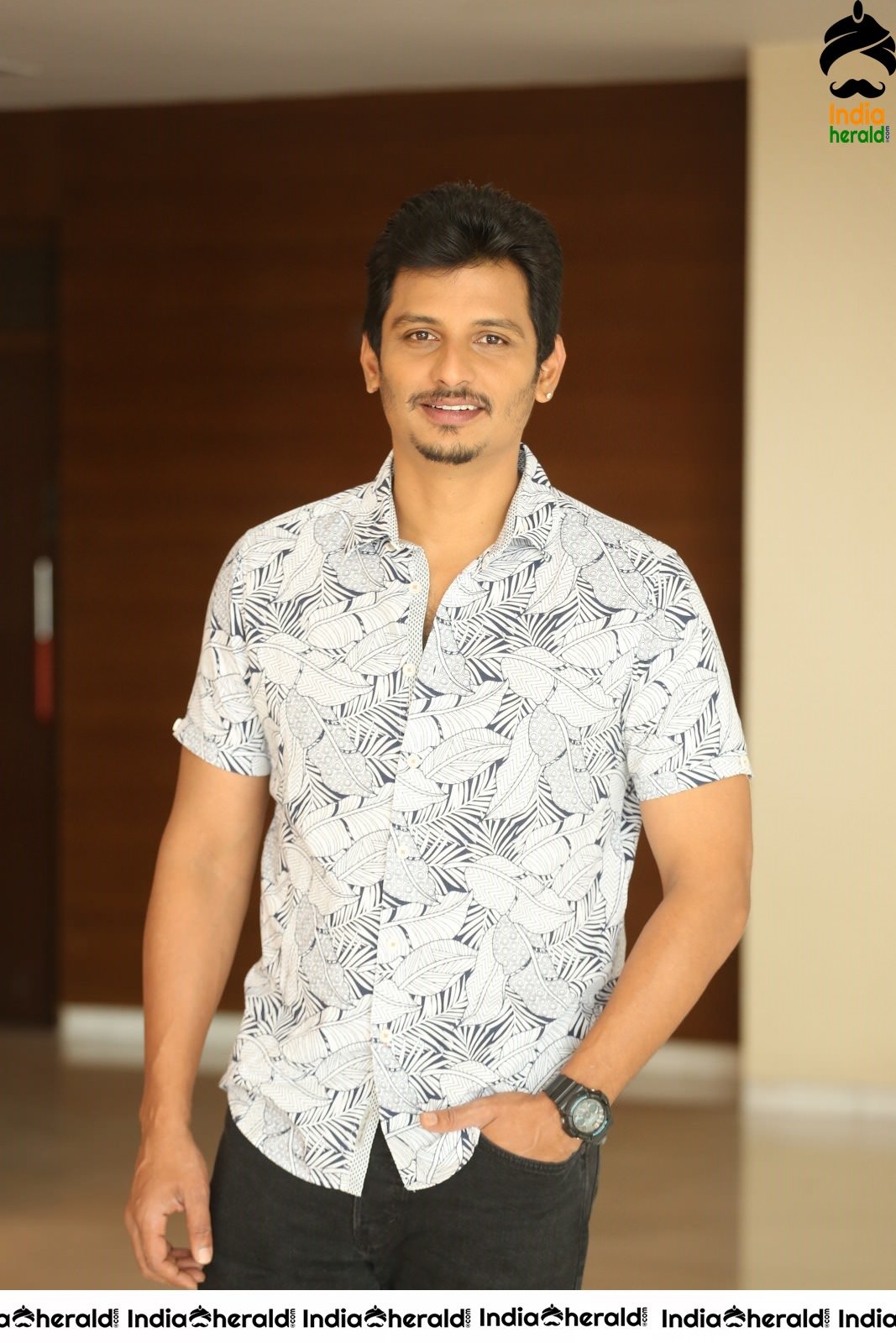 Actor Jiiva Interview Stills for his latest release Seeru movie Set 1