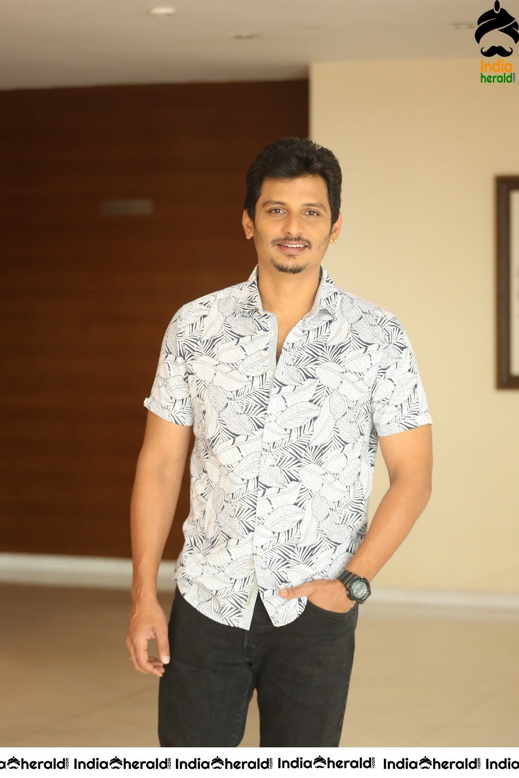 Actor Jiiva Interview Stills for his latest release Seeru movie Set 1
