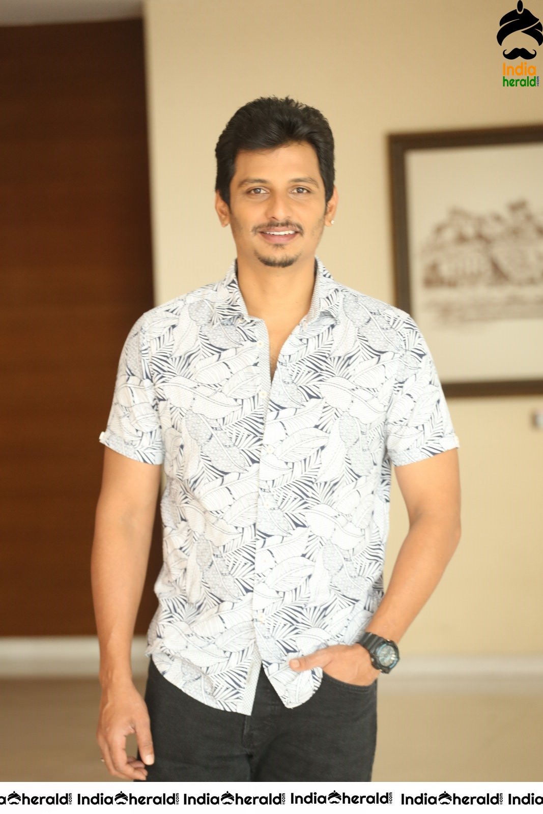 Actor Jiiva Interview Stills for his latest release Seeru movie Set 1