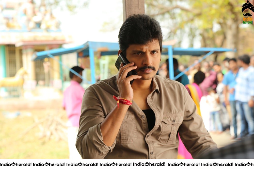 Actor Jiiva Latest Stills from the movie Seeru Set 1
