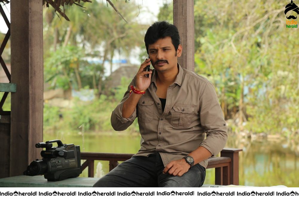 Actor Jiiva Latest Stills from the movie Seeru Set 1