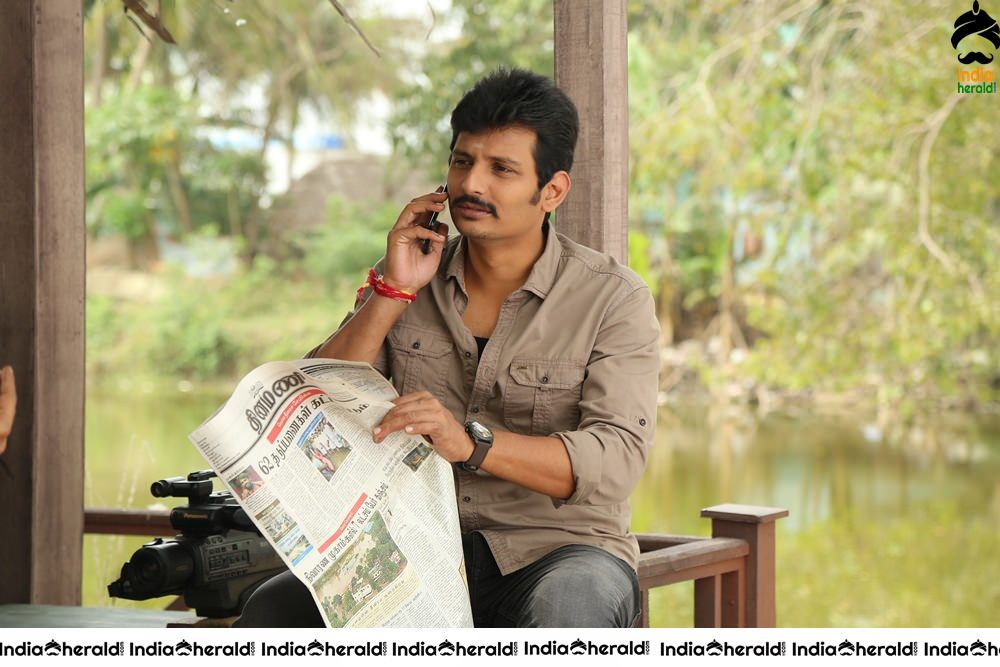 Actor Jiiva Latest Stills from the movie Seeru Set 1