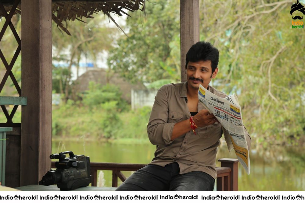 Actor Jiiva Latest Stills from the movie Seeru Set 1