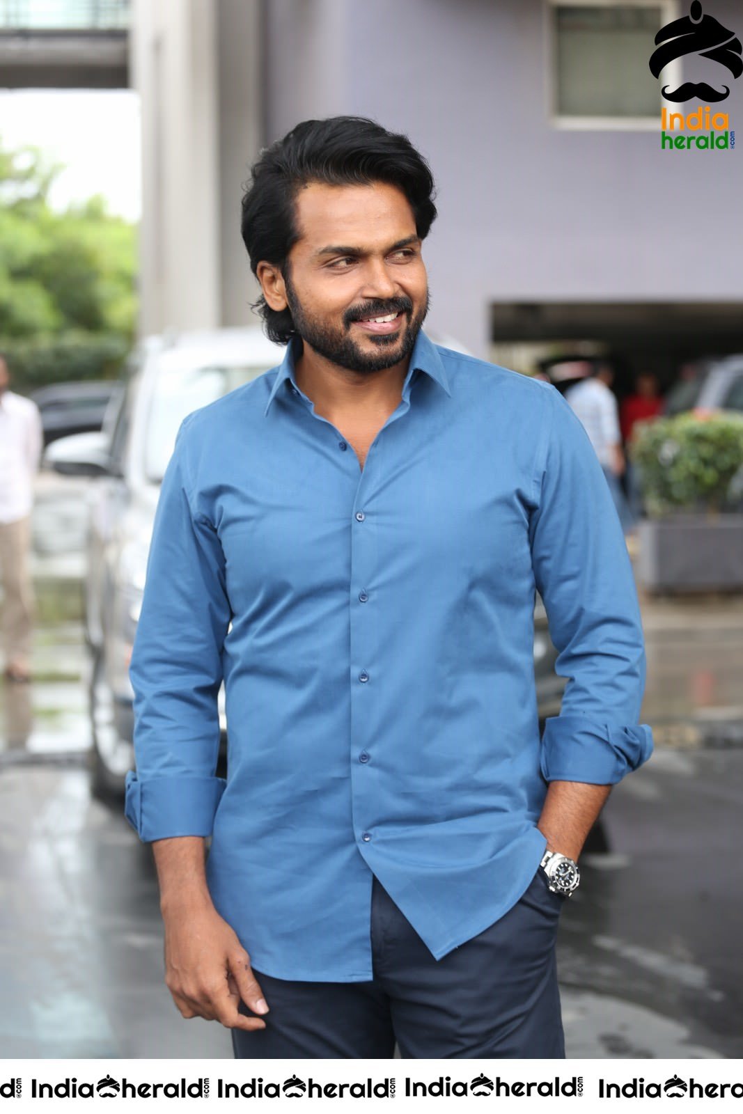 Actor Karthi Looking Super Cool after Khaidhi Interview Set 1