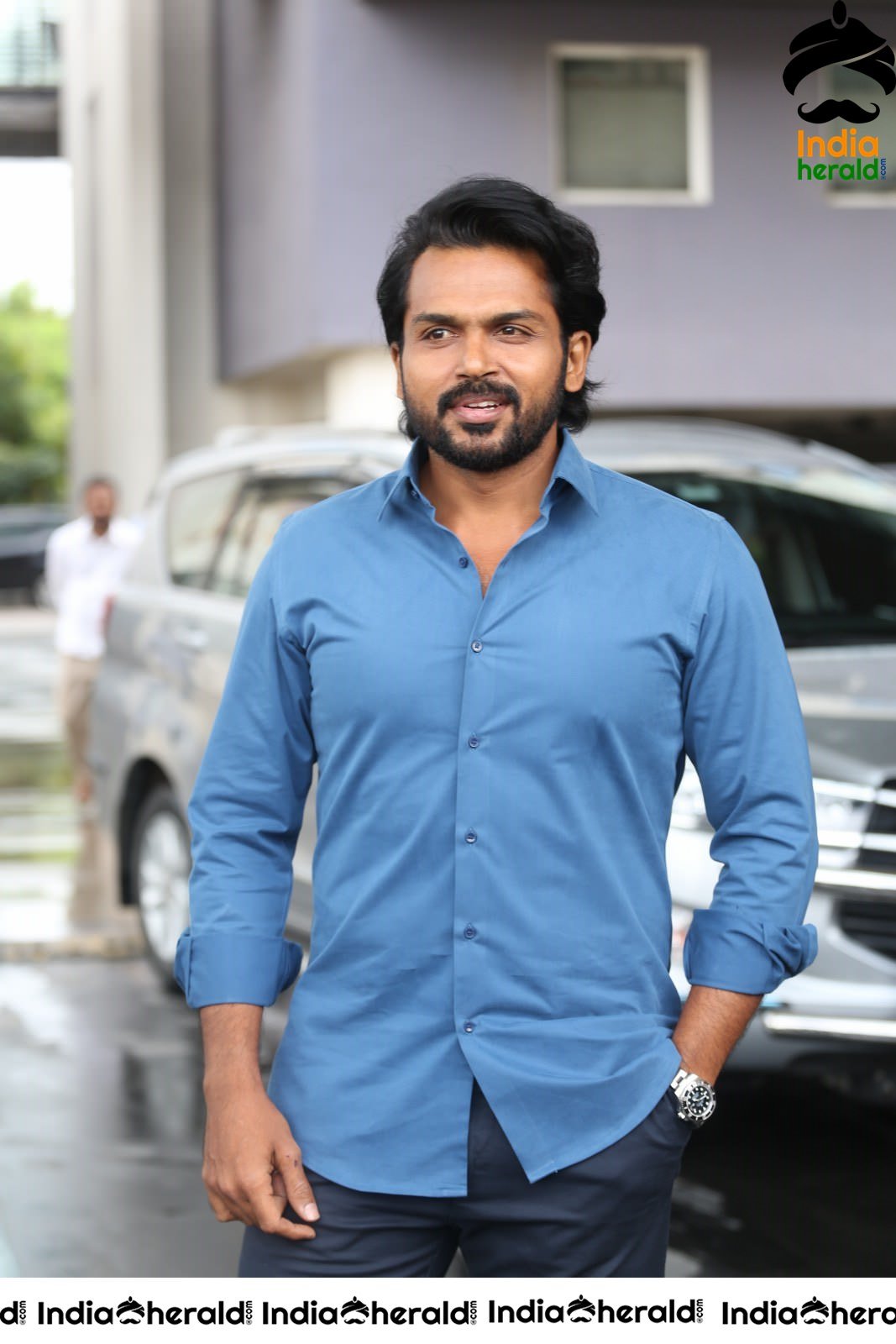 Actor Karthi Looking Super Cool after Khaidhi Interview Set 1