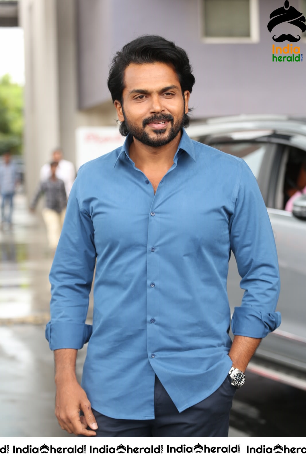 Actor Karthi Looking Super Cool after Khaidhi Interview Set 1