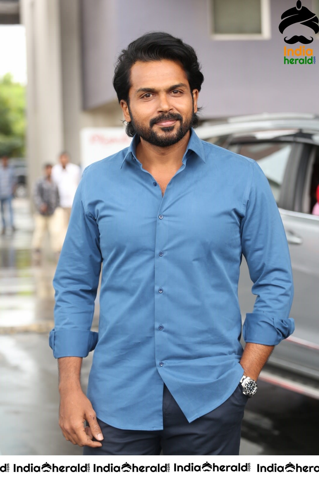 Actor Karthi Looking Super Cool after Khaidhi Interview Set 1