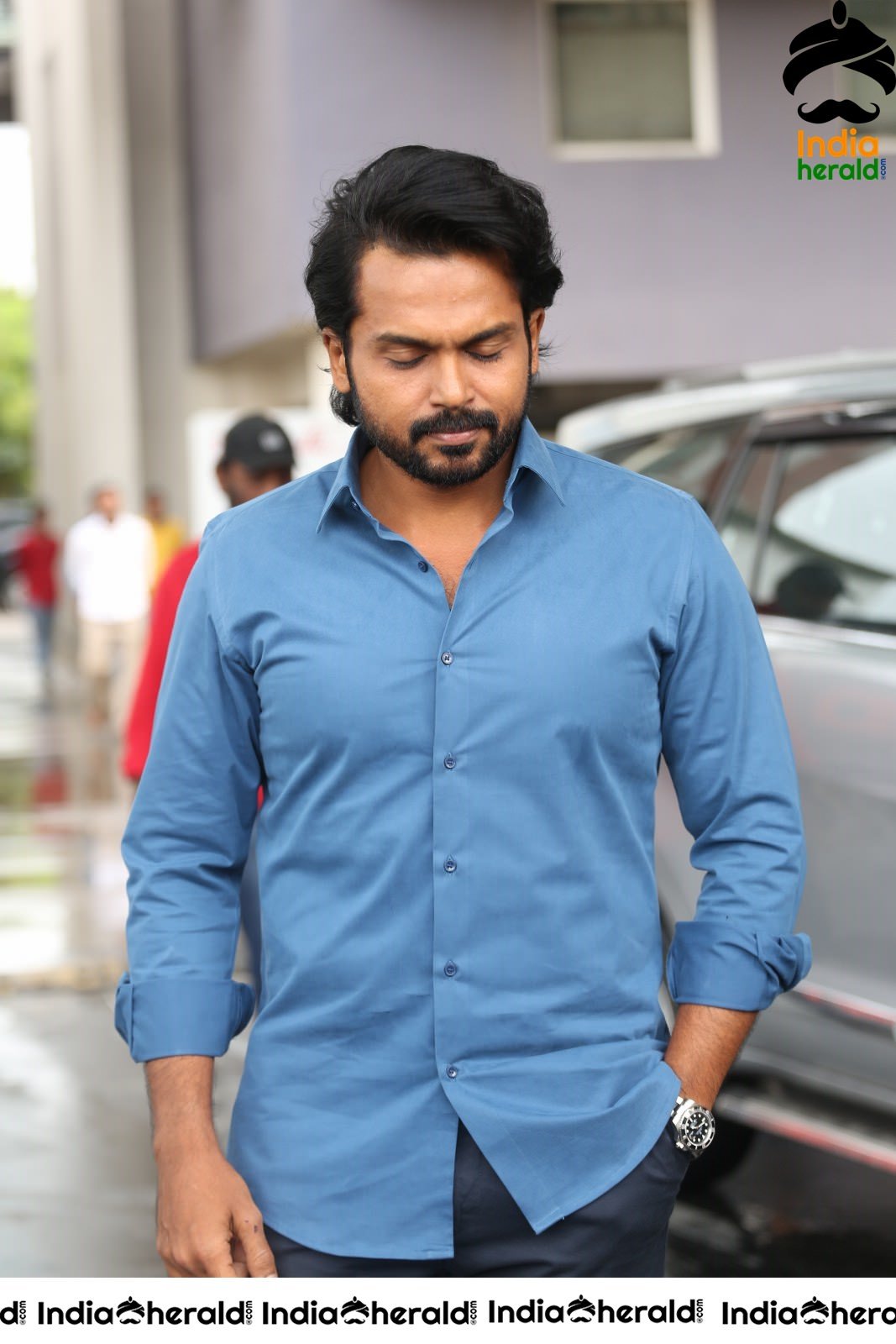 Actor Karthi Looking Super Cool after Khaidhi Interview Set 1