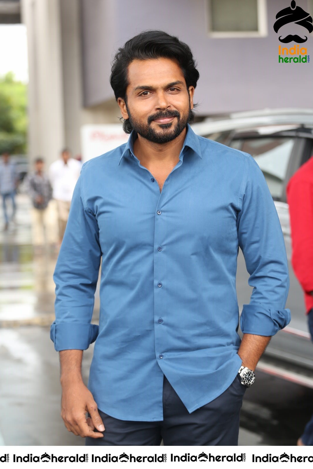 Actor Karthi Looking Super Cool after Khaidhi Interview Set 1