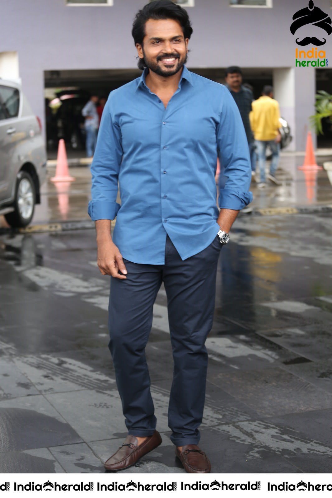 Actor Karthi Looking Super Cool after Khaidhi Interview Set 1