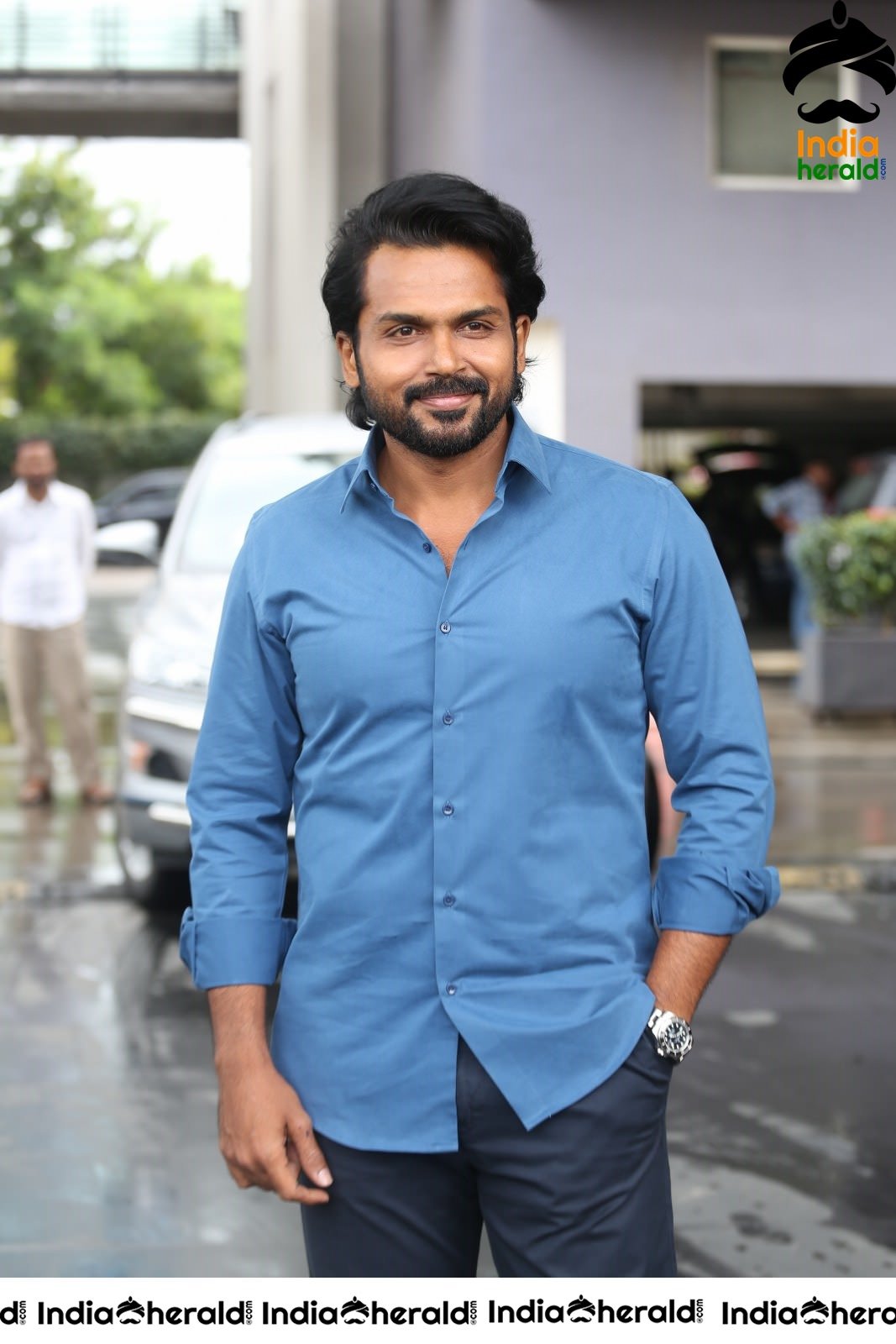 Actor Karthi Looking Super Cool after Khaidhi Interview Set 1