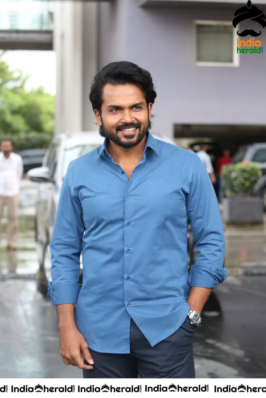 Actor Karthi Looking Super Cool after Khaidhi Interview Set 1