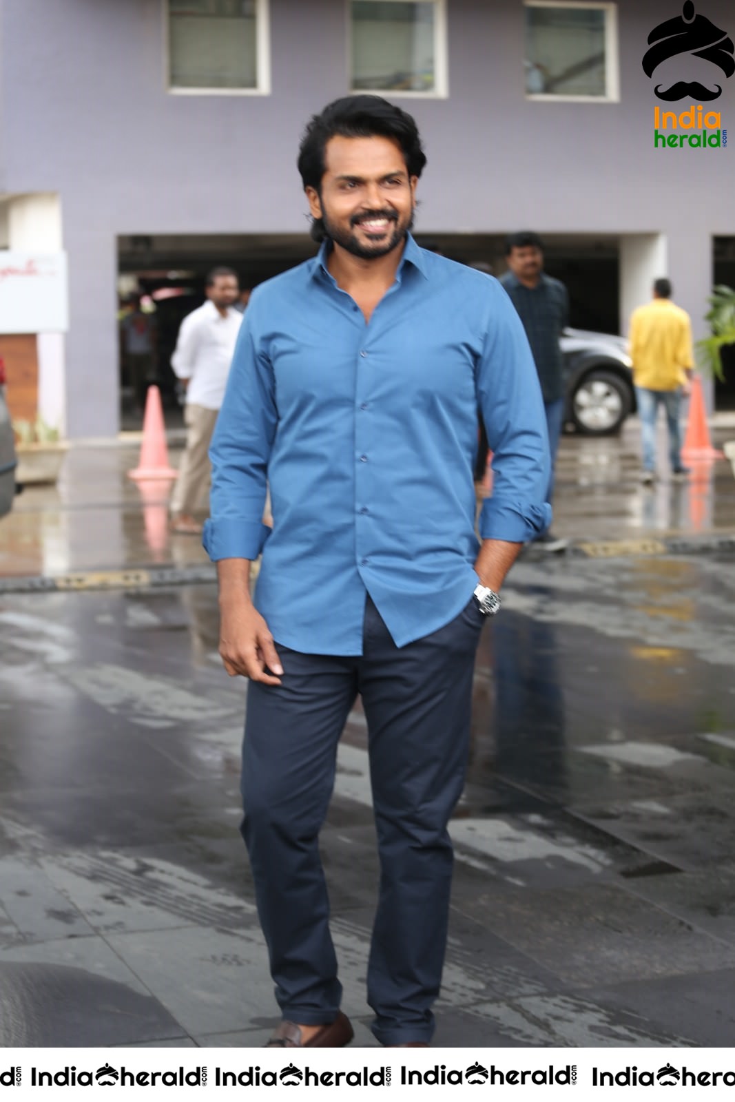 Actor Karthi Looking Super Cool after Khaidhi Interview Set 2