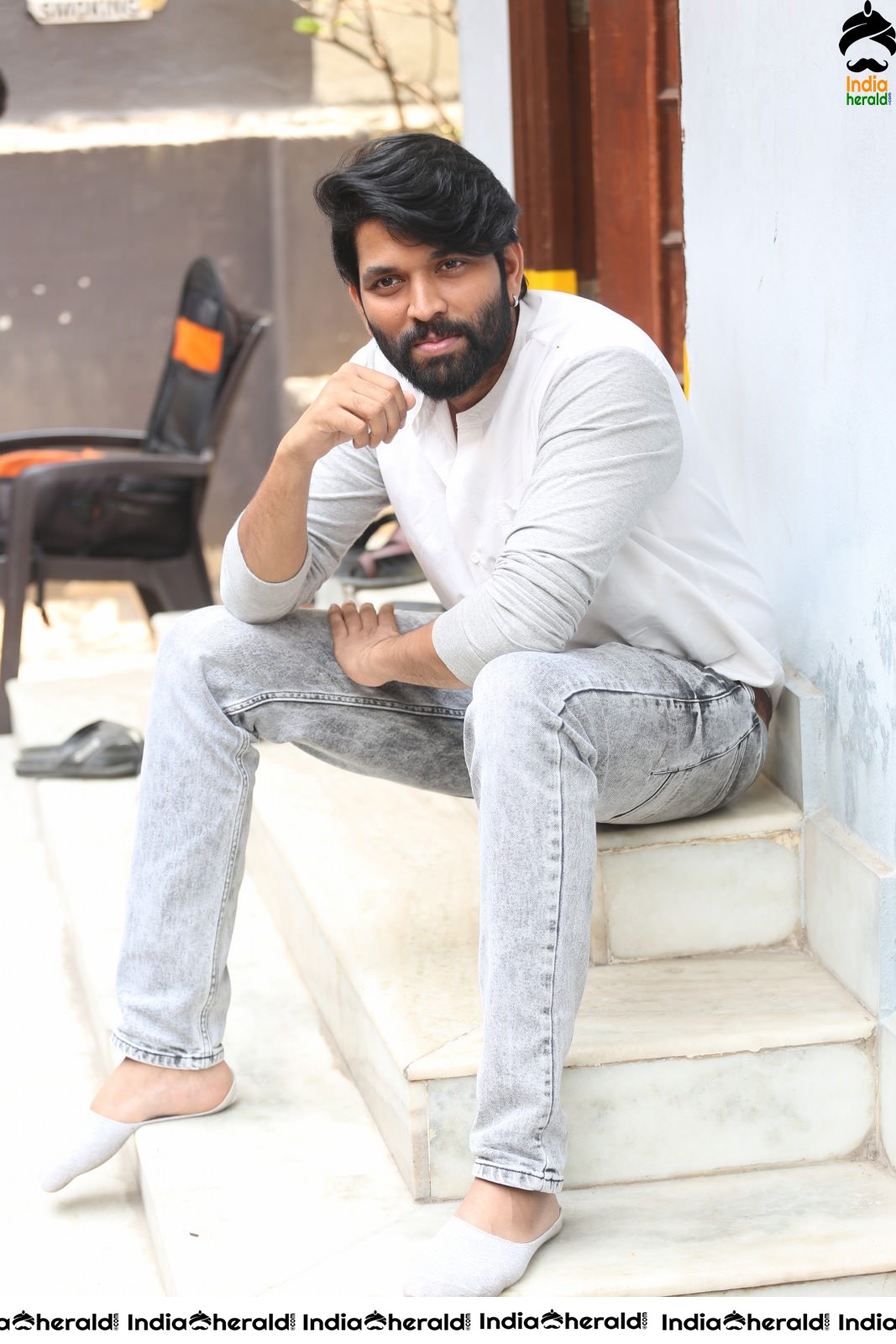 Actor Karthik Anand Looking too smart in these Photos