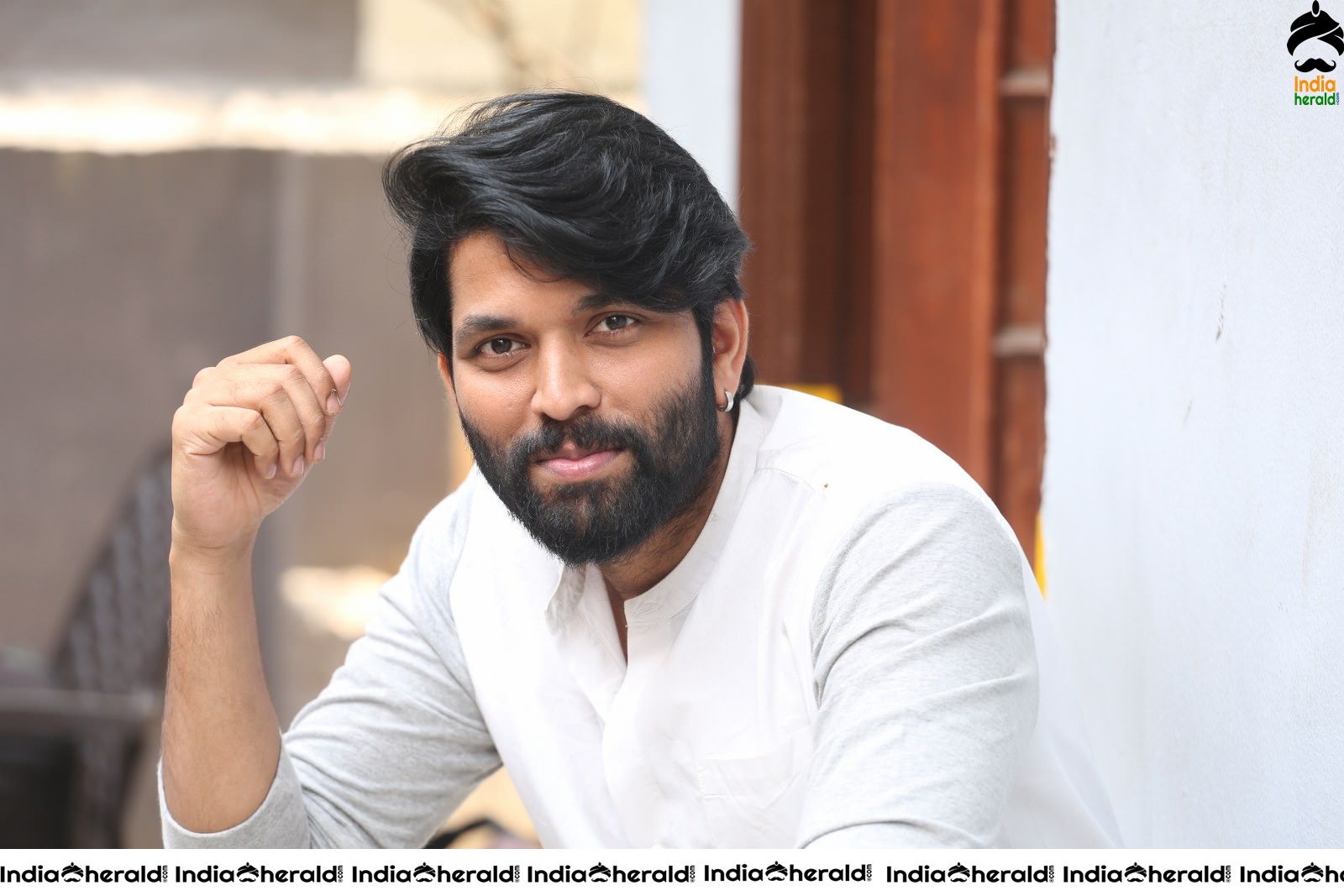 Actor Karthik Anand Looking too smart in these Photos