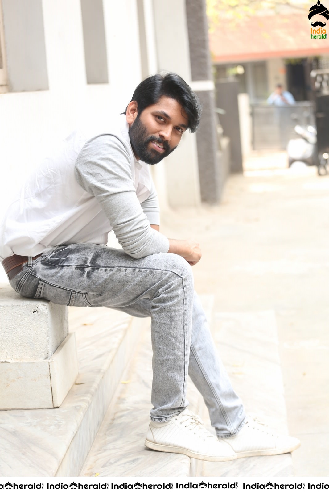 Actor Karthik Anand Looking too smart in these Photos