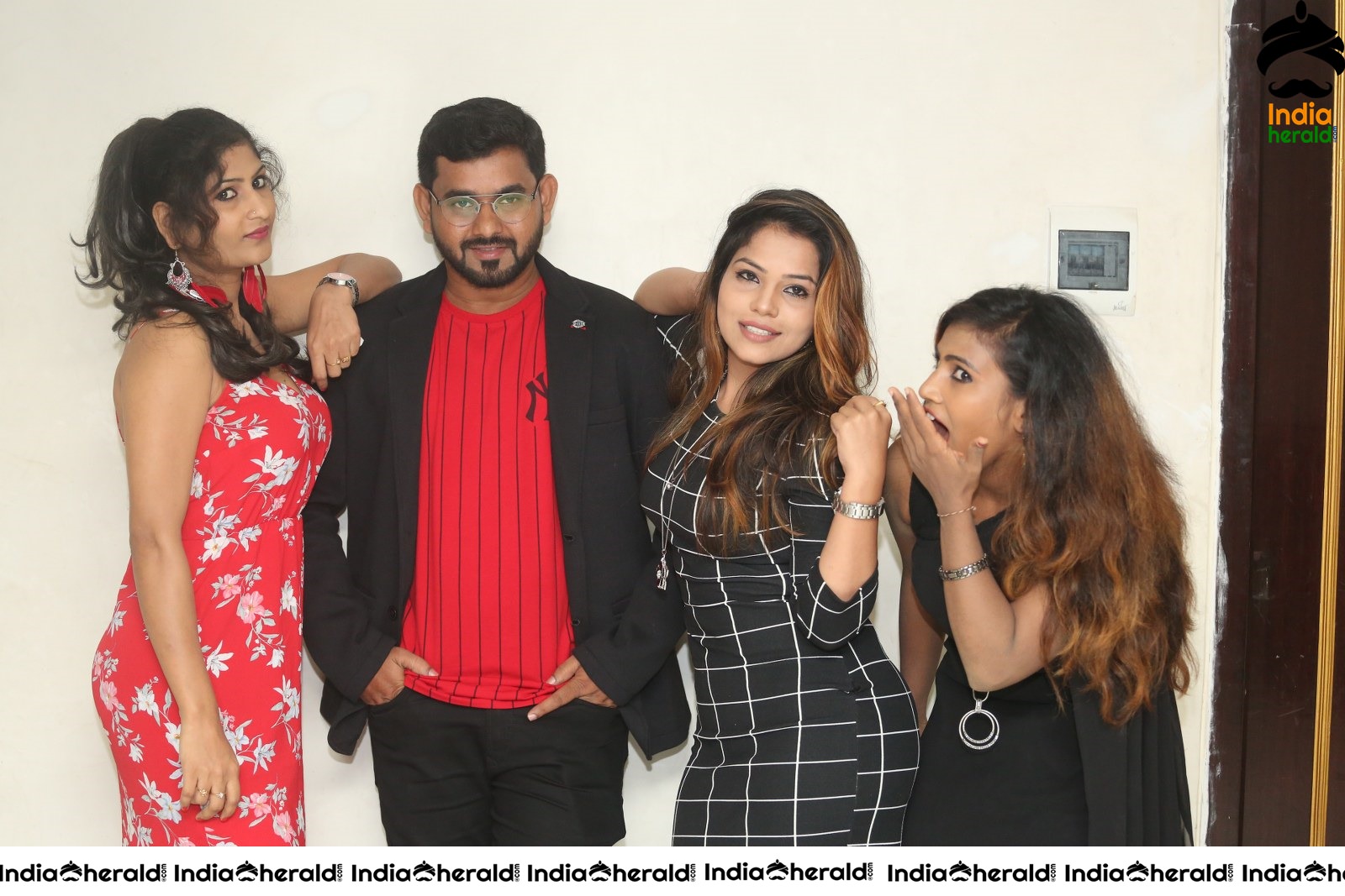 Actor Mahendra Photos with Other female leads in Planning movie