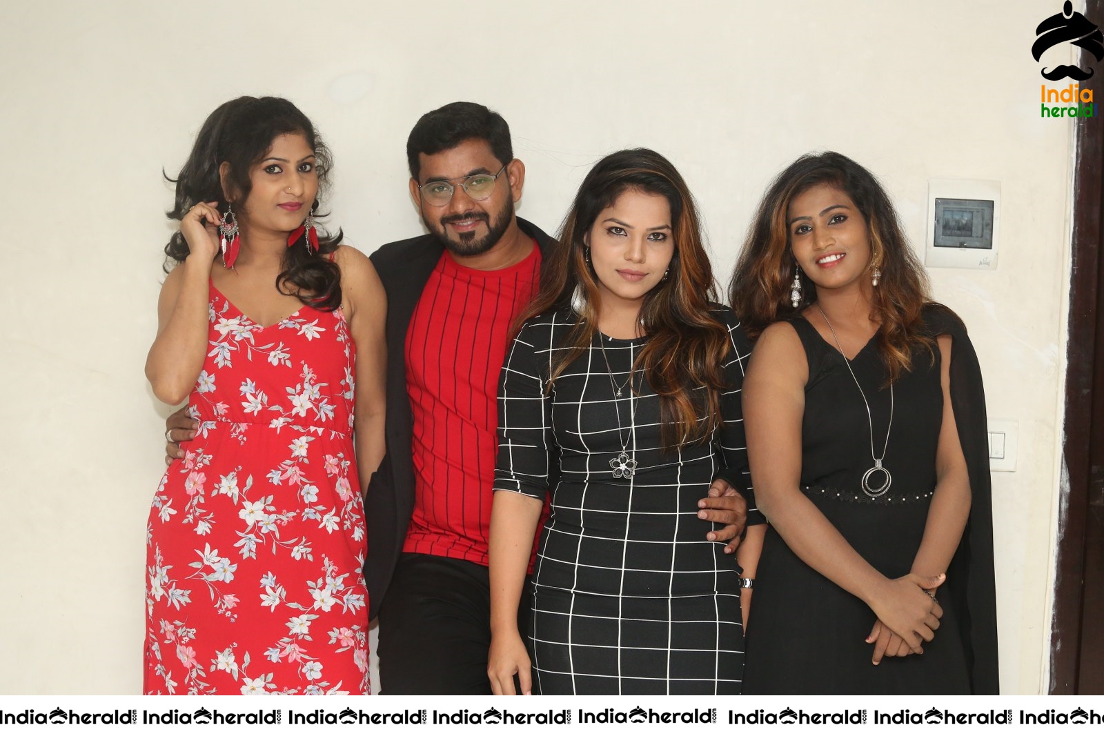 Actor Mahendra Photos with Other female leads in Planning movie