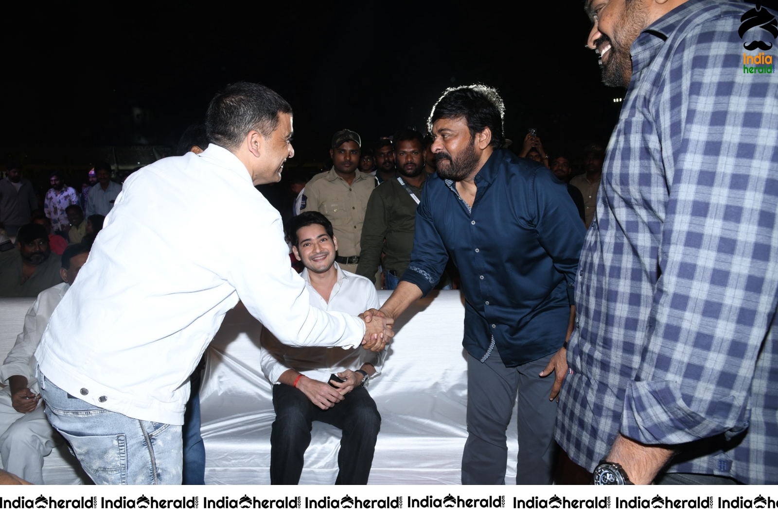 Actor Mahesh Babu and Chiranjeevi share a Happy Bonding at Sarileru Neekevvaru event Set 1