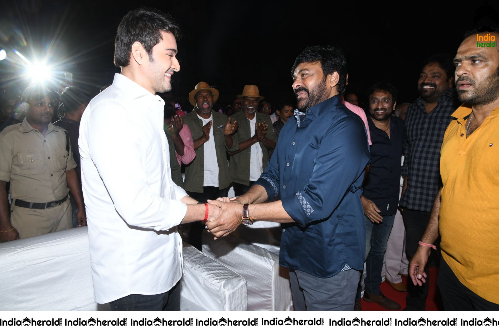 Actor Mahesh Babu and Chiranjeevi share a Happy Bonding at Sarileru Neekevvaru event Set 1