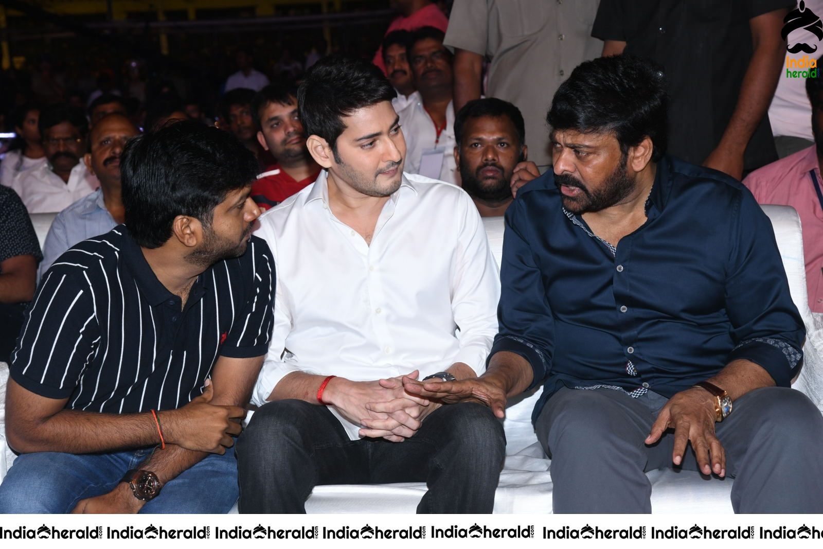 Actor Mahesh Babu and Chiranjeevi share a Happy Bonding at Sarileru Neekevvaru event Set 2