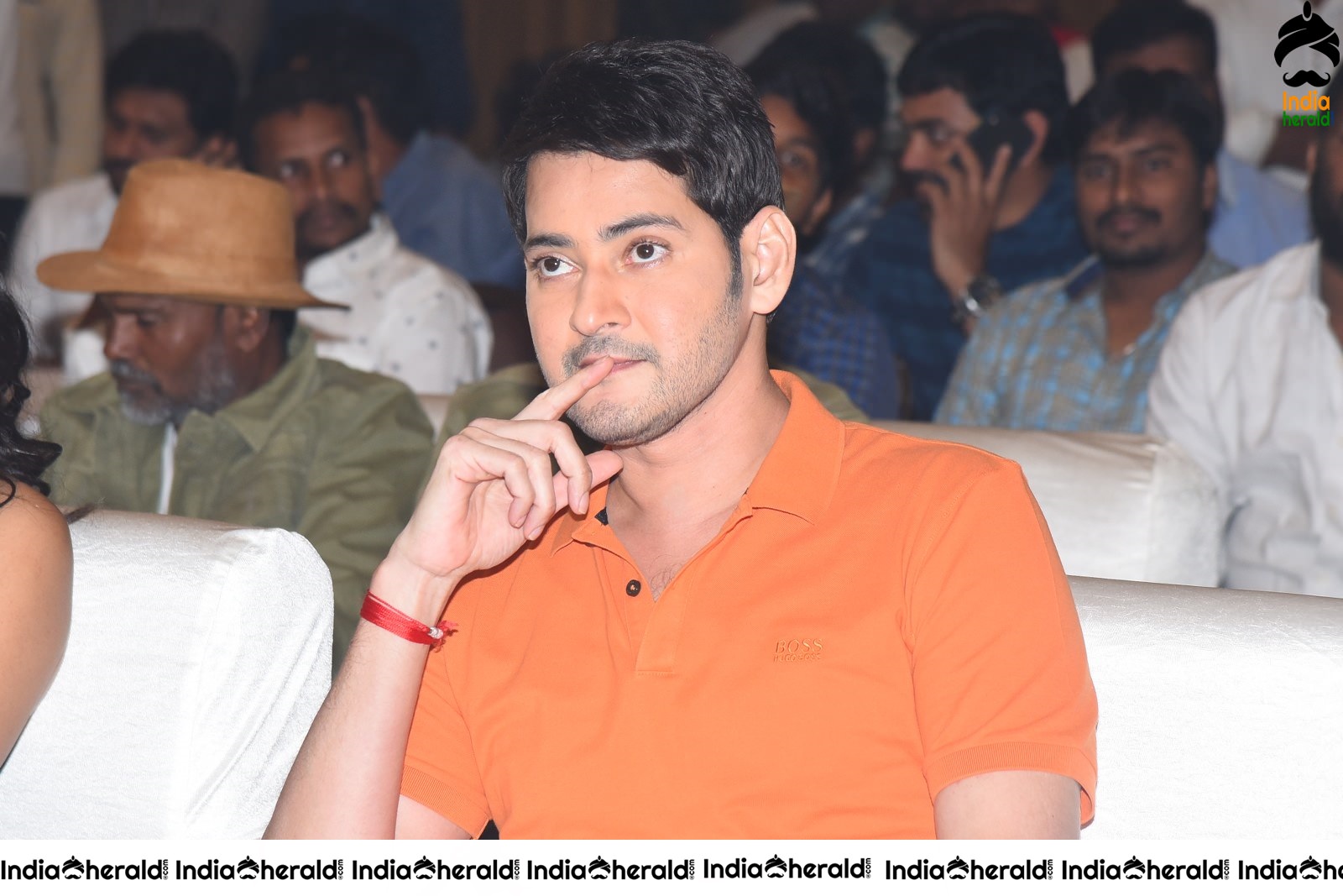 Actor Mahesh Babu at Sarileru Neekevvaru Thanks Meet Set 2