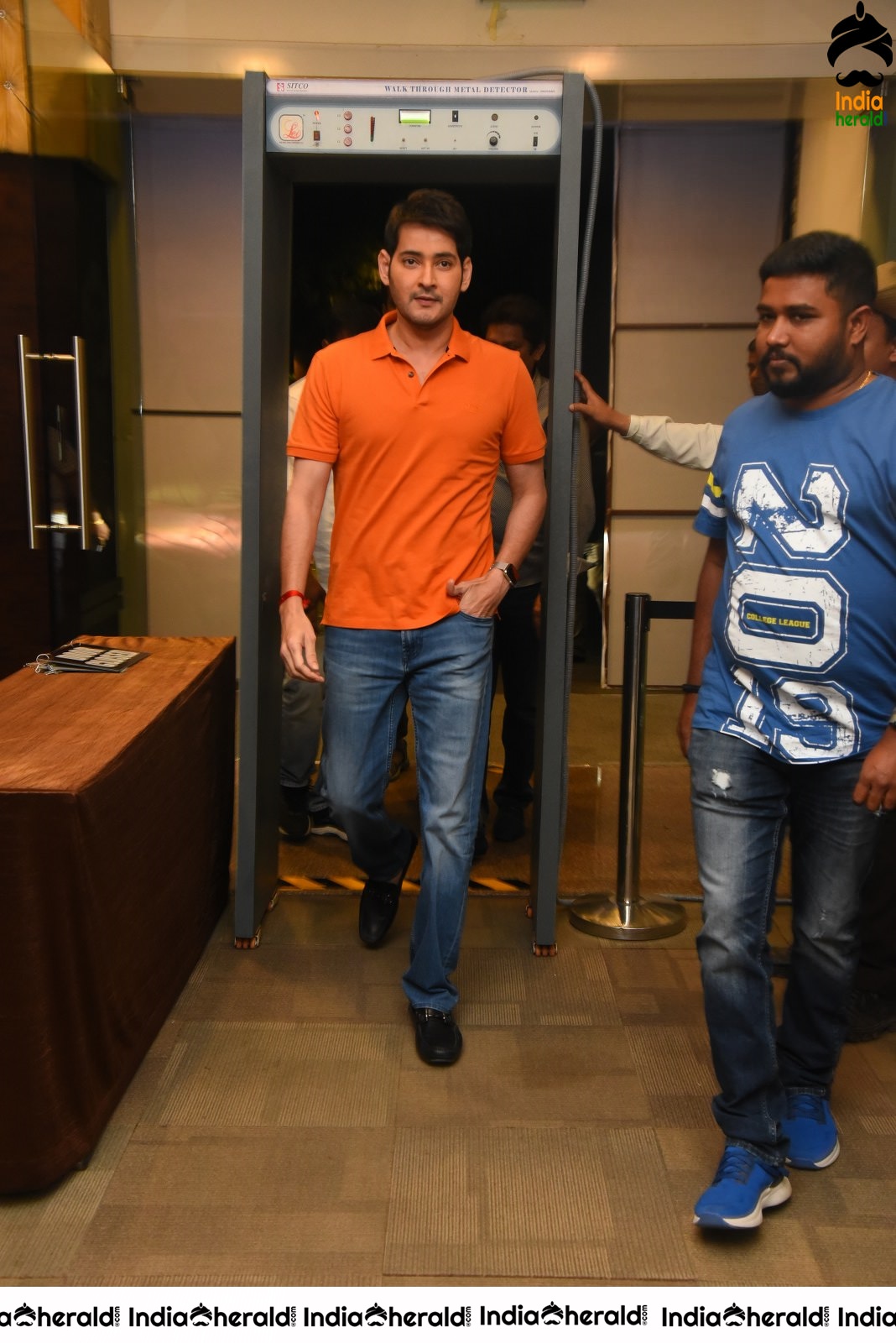 Actor Mahesh Babu at Sarileru Neekevvaru Thanks Meet Set 2