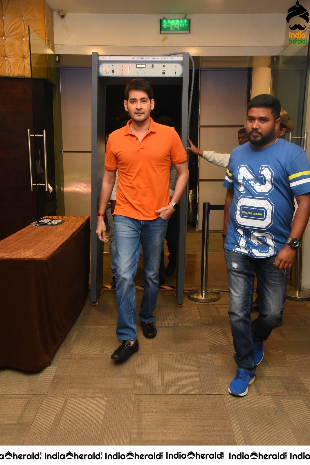 Actor Mahesh Babu at Sarileru Neekevvaru Thanks Meet Set 2