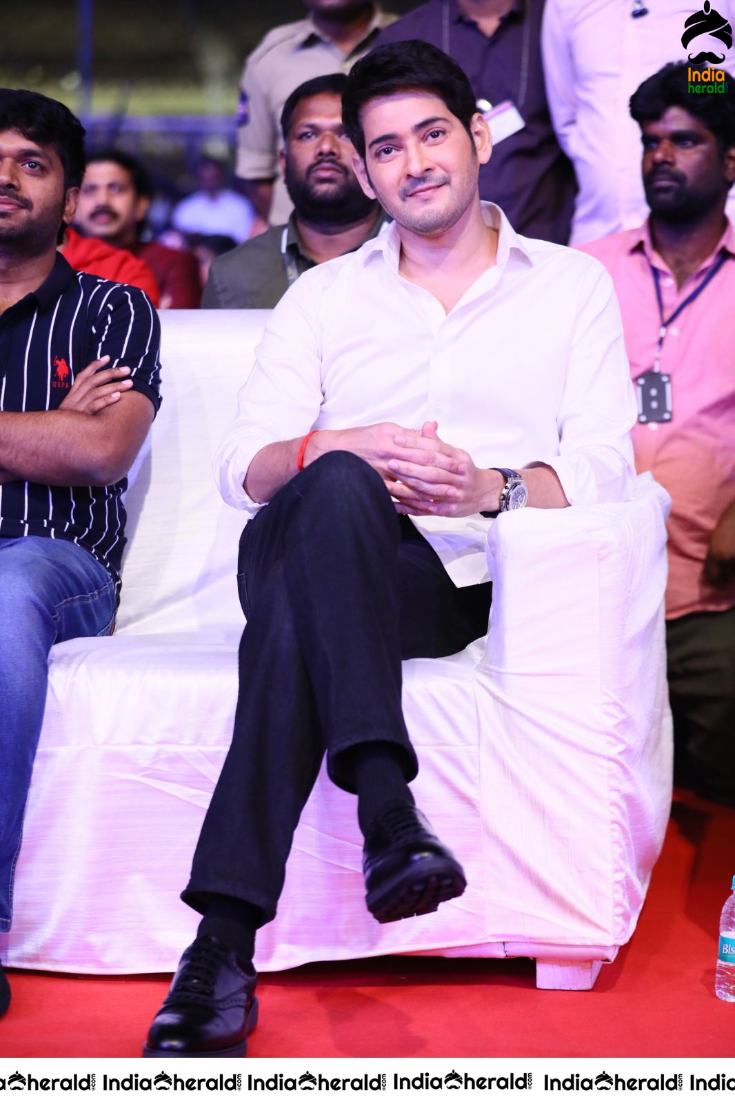 Actor Mahesh Babu Candid Clicks from Sarileru Neekevvaru event Set 2