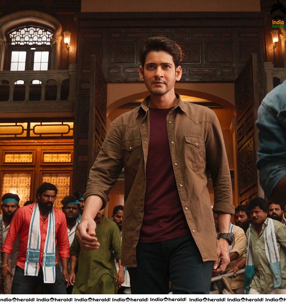 Actor Mahesh Babu Mass Still from Sarileru Neekevvaru