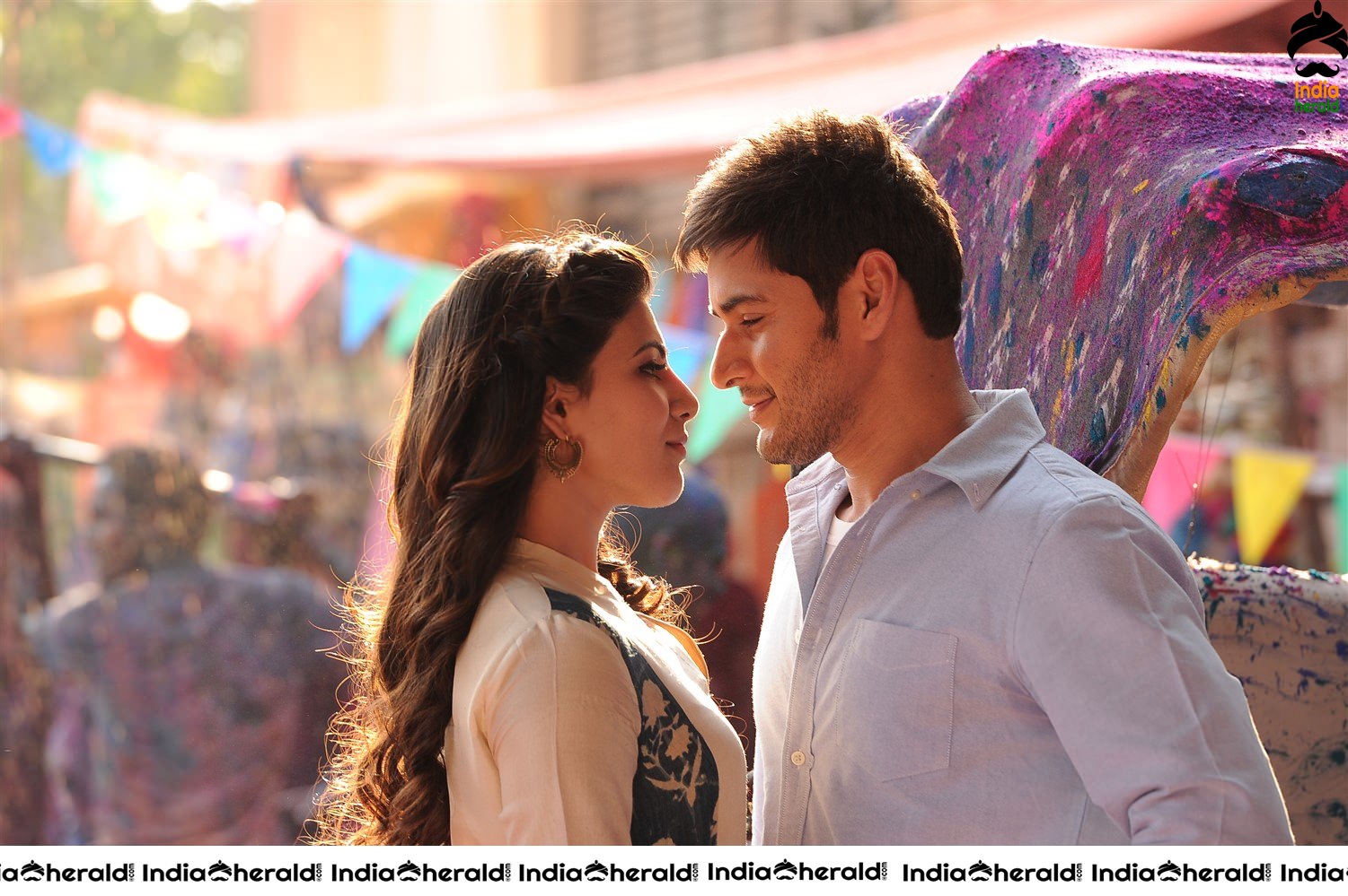 Actor Mahesh Babu Photos along with Samantha and Kajal Set 1