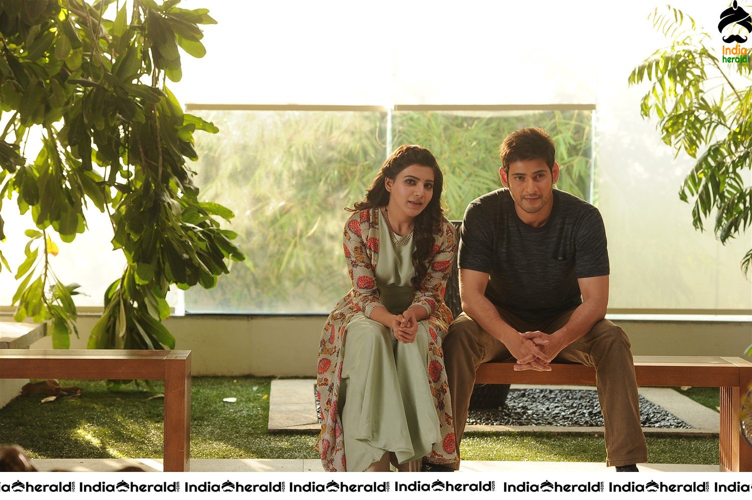 Actor Mahesh Babu Photos along with Samantha and Kajal Set 2