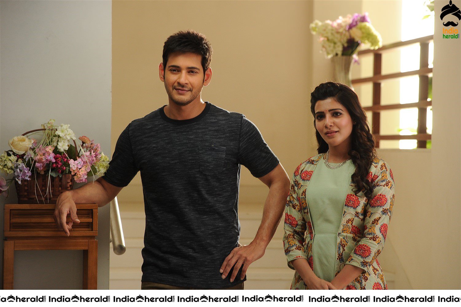 Actor Mahesh Babu Photos along with Samantha and Kajal Set 2