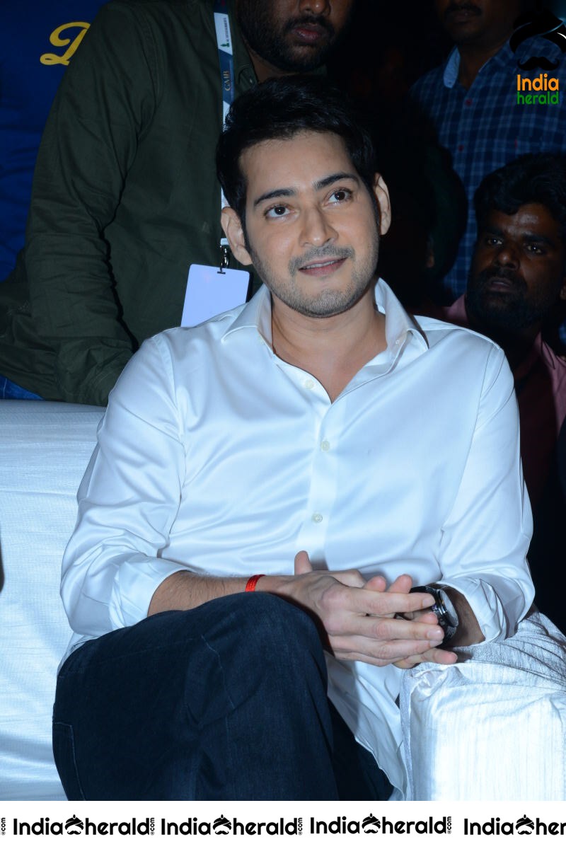 Actor Mahesh Babu Photos from Sarileru Neekevvaru event Set 1