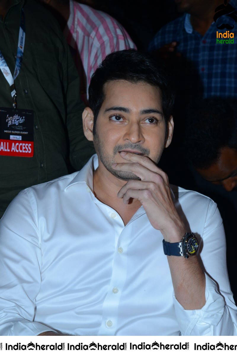 Actor Mahesh Babu Photos from Sarileru Neekevvaru event Set 1