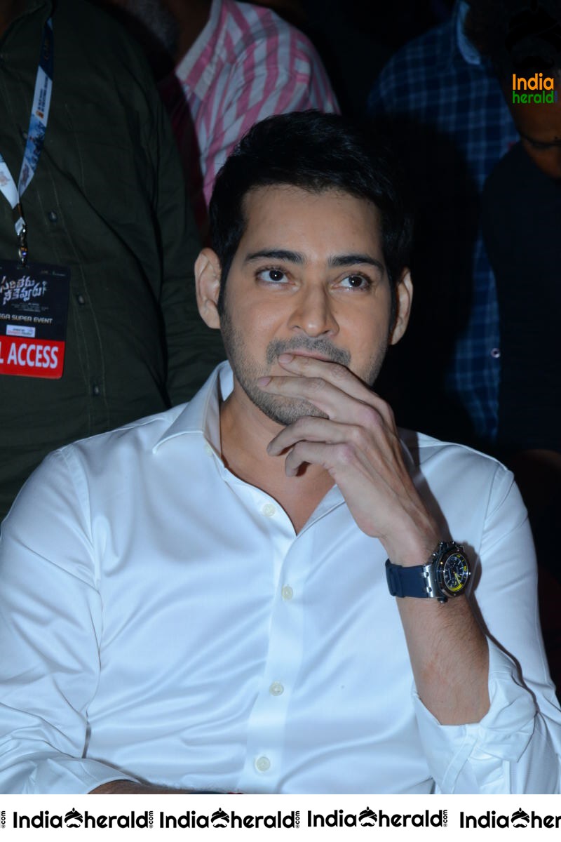 Actor Mahesh Babu Photos from Sarileru Neekevvaru event Set 1